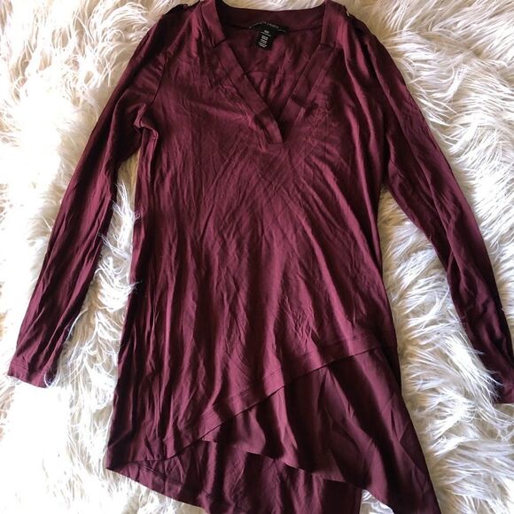 WHITE HOUSE BLACK MARKET TOP - Picture 2 of 4